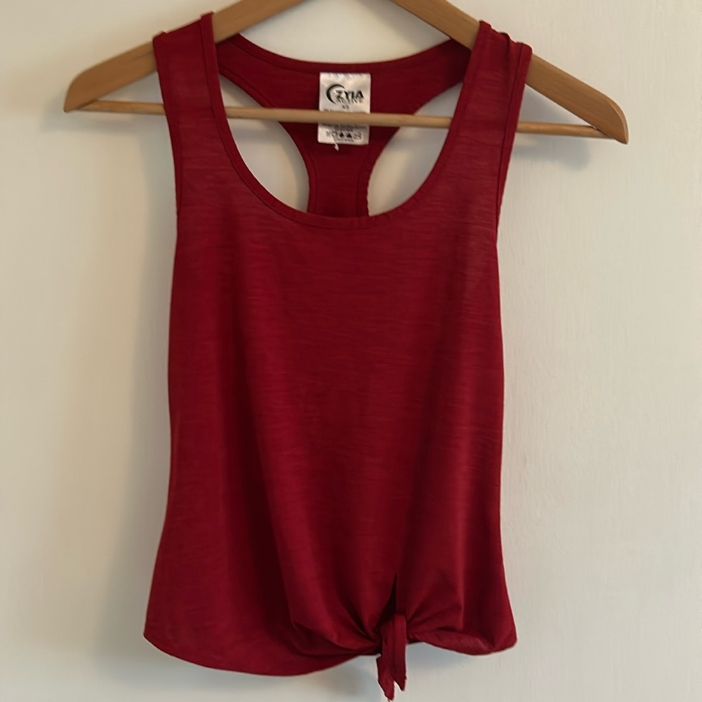 Zyia VGUC red little athletic top with tie, racer back